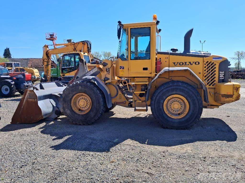 Volvo L 90 E Kolesové nakladače
