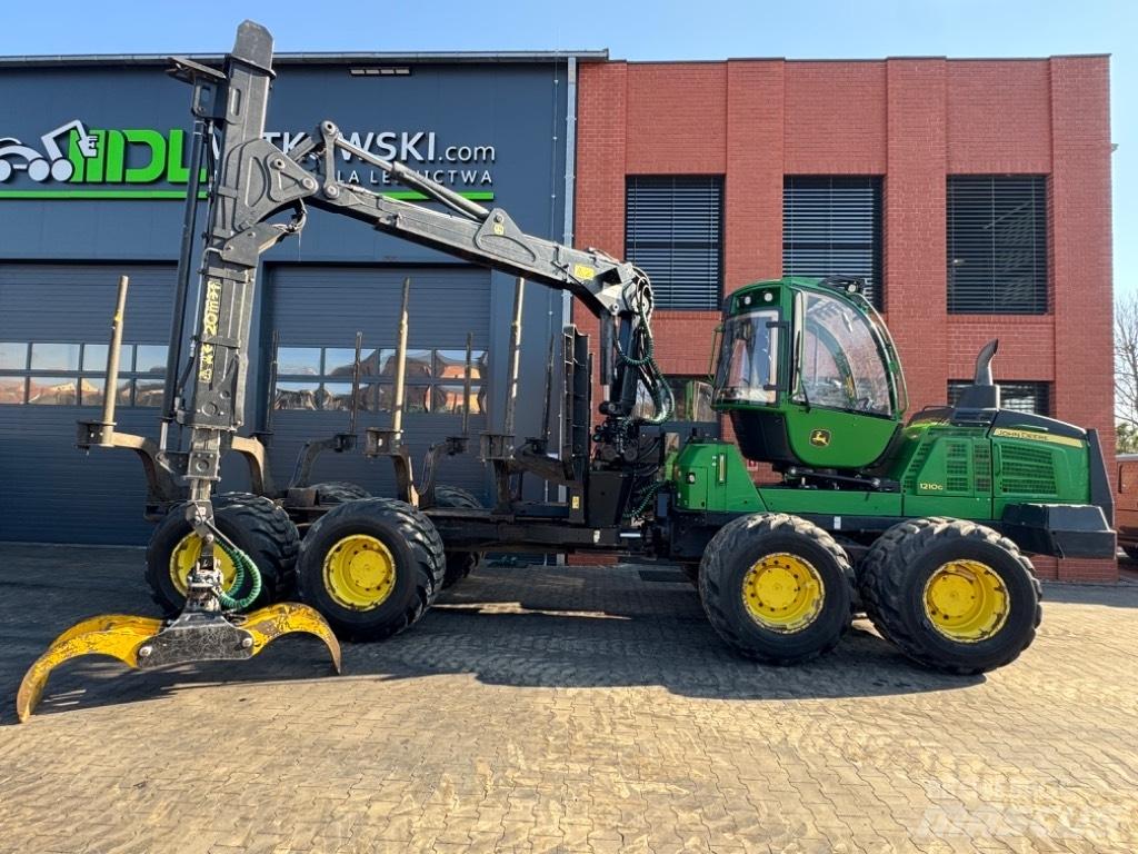 John Deere 1210 G Lesné traktory