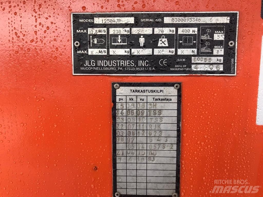 JLG 1250 AJP Kĺbové plošiny