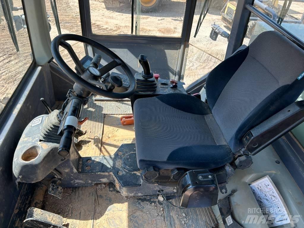 Dynapac CT 3000 Pôdne kompaktory