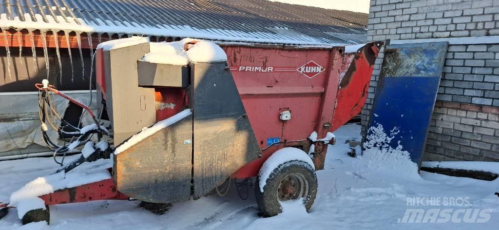 Kuhn Primor 3560 Drviče a rezače balíkov