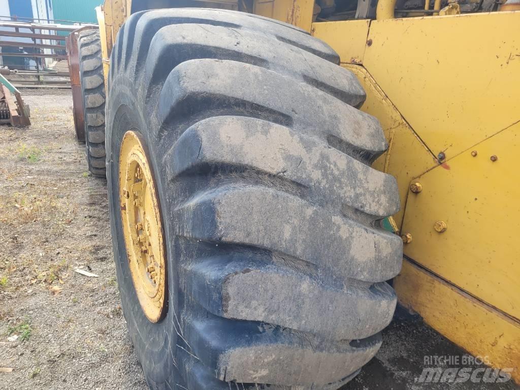 CAT 980 B Kolesové nakladače