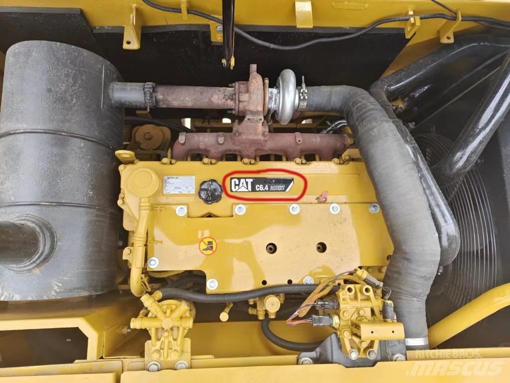 CAT 320 D Pásové rýpadlá