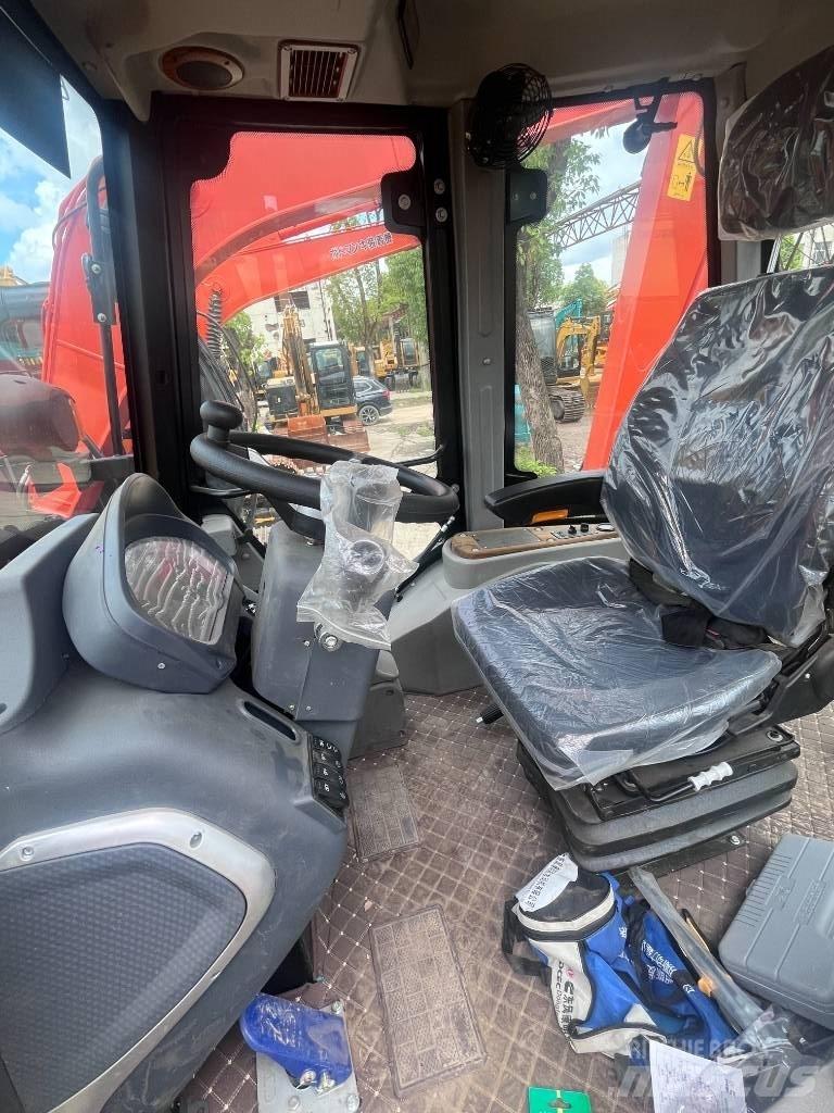 CAT 420 F Rýpadlo-nakladače