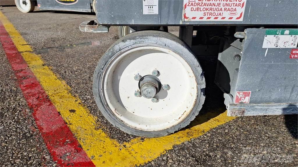 SkyJack SJIII4620 Nožnicové zdvíhacie plošiny