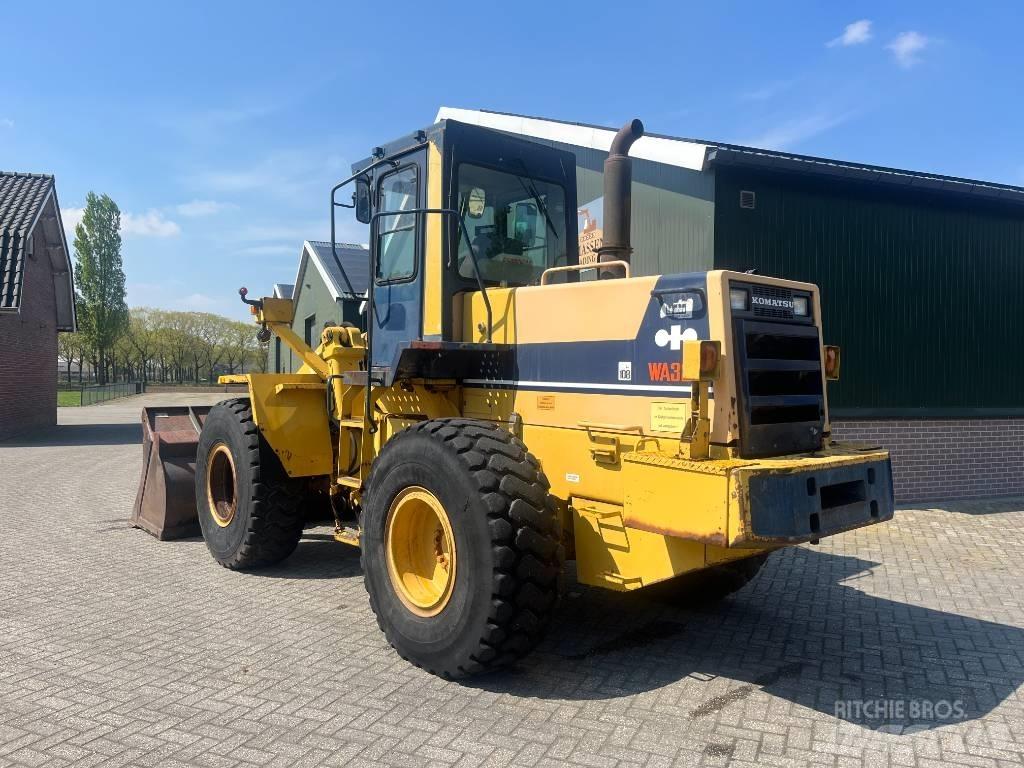 Komatsu WA 320-1 Kolesové nakladače