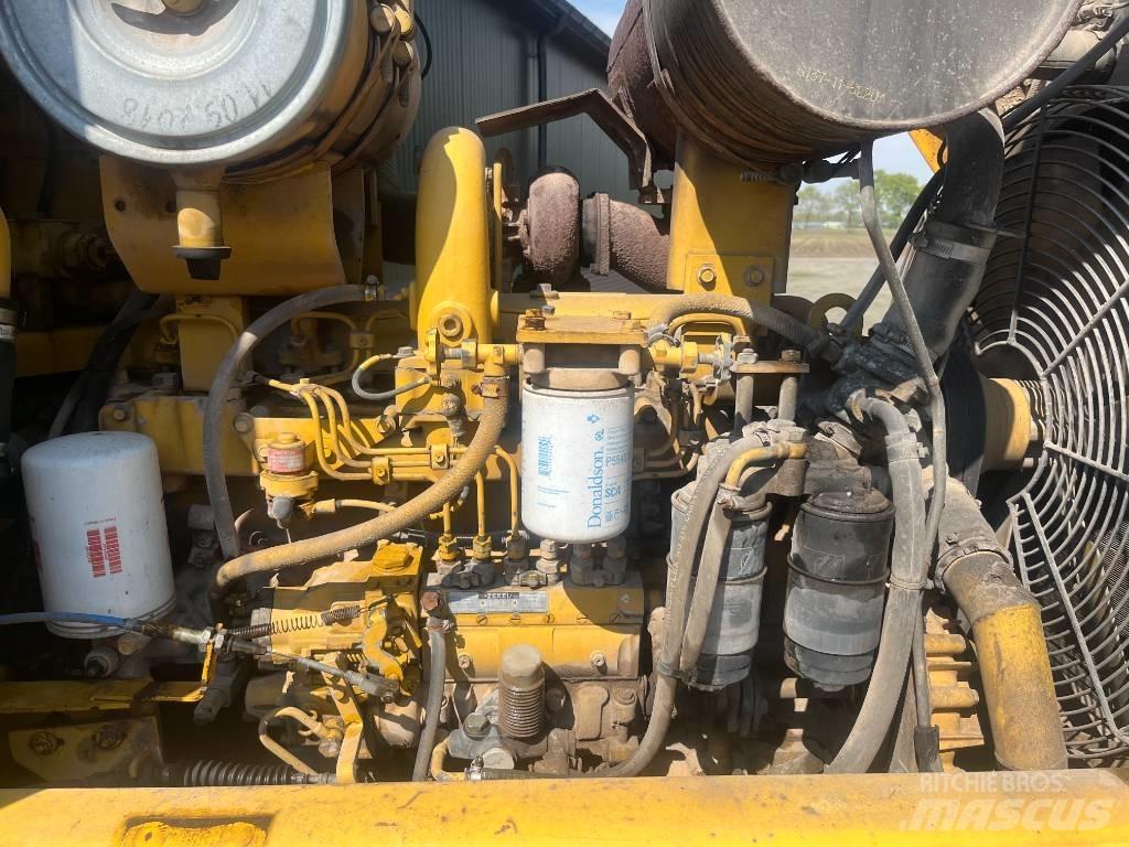 Komatsu WA 320-1 Kolesové nakladače