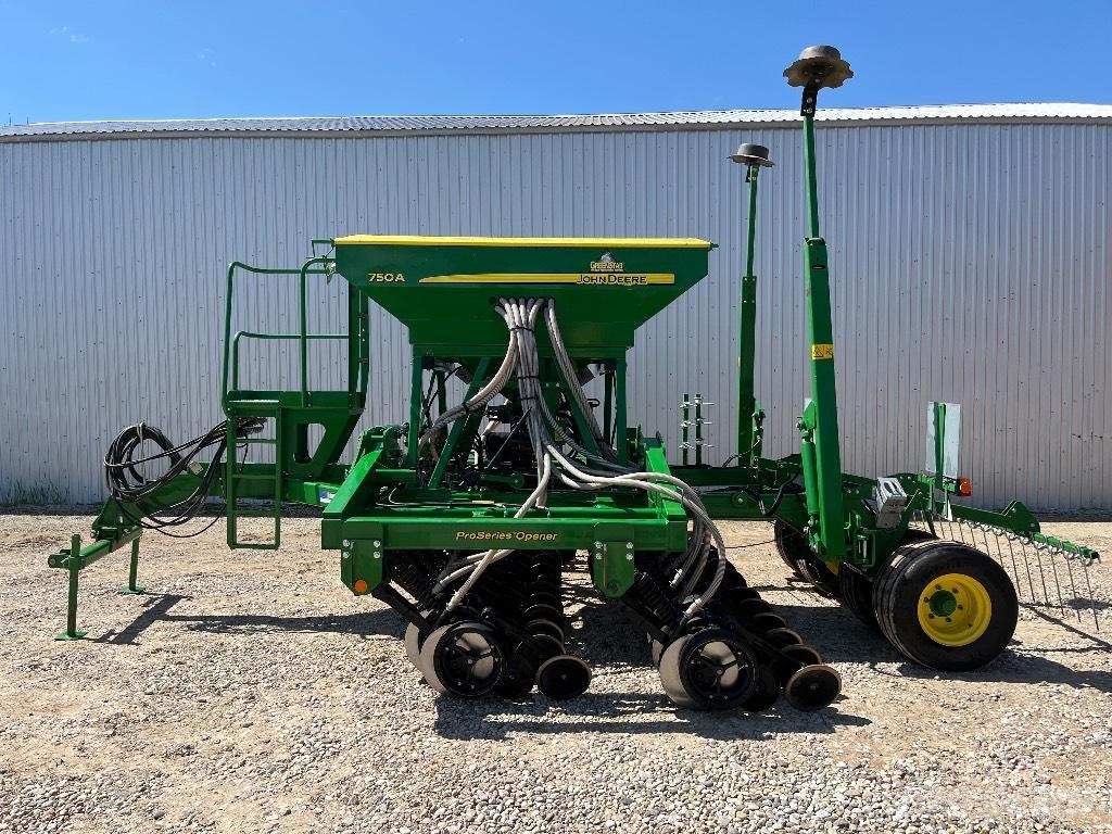 John Deere 750 A Mechanické sejačky