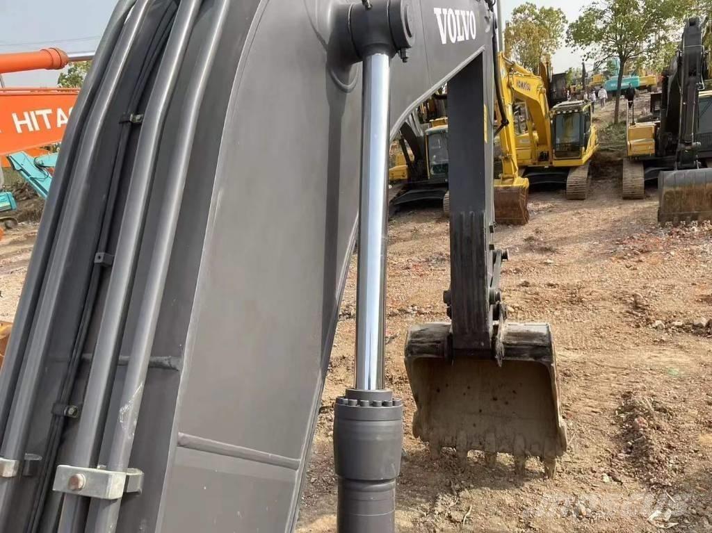 Volvo EC 250 D Pásové rýpadlá