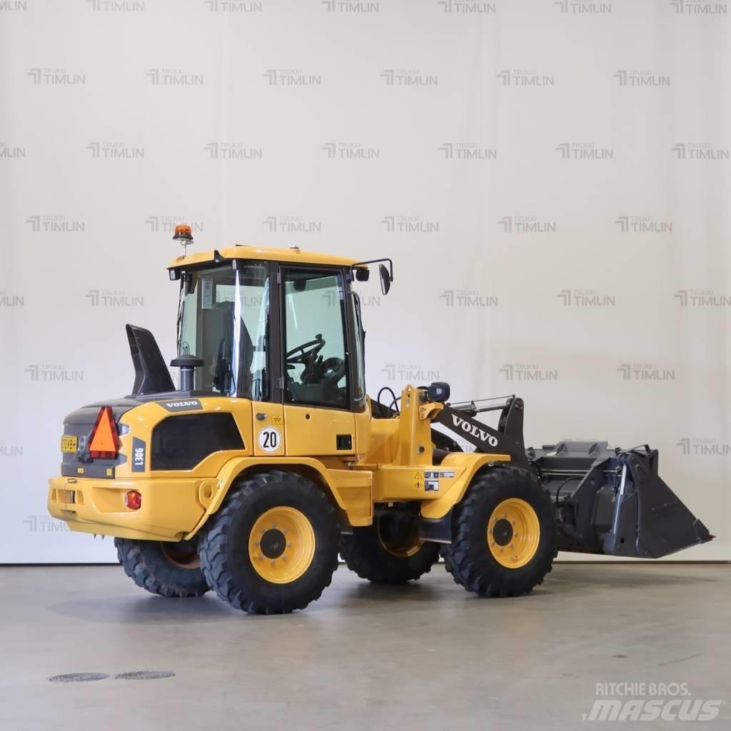 Volvo L30G Kolesové nakladače