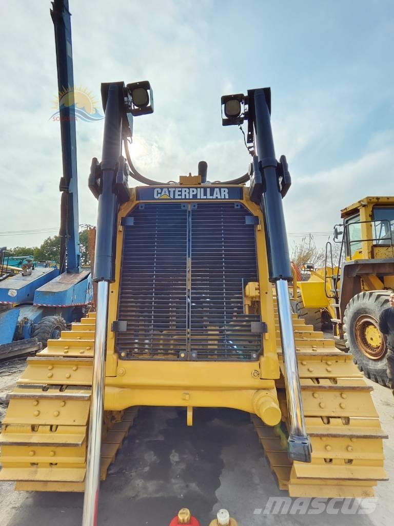 CAT D 8 T Pásové dozéry