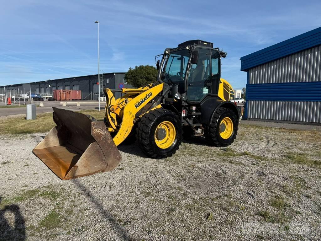 Komatsu WA 100M-7 Kolesové nakladače
