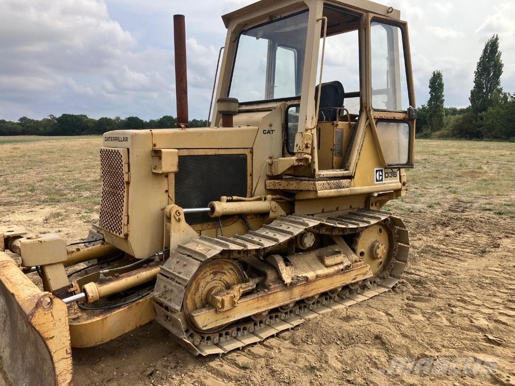 CAT D 3 B Pásové dozéry
