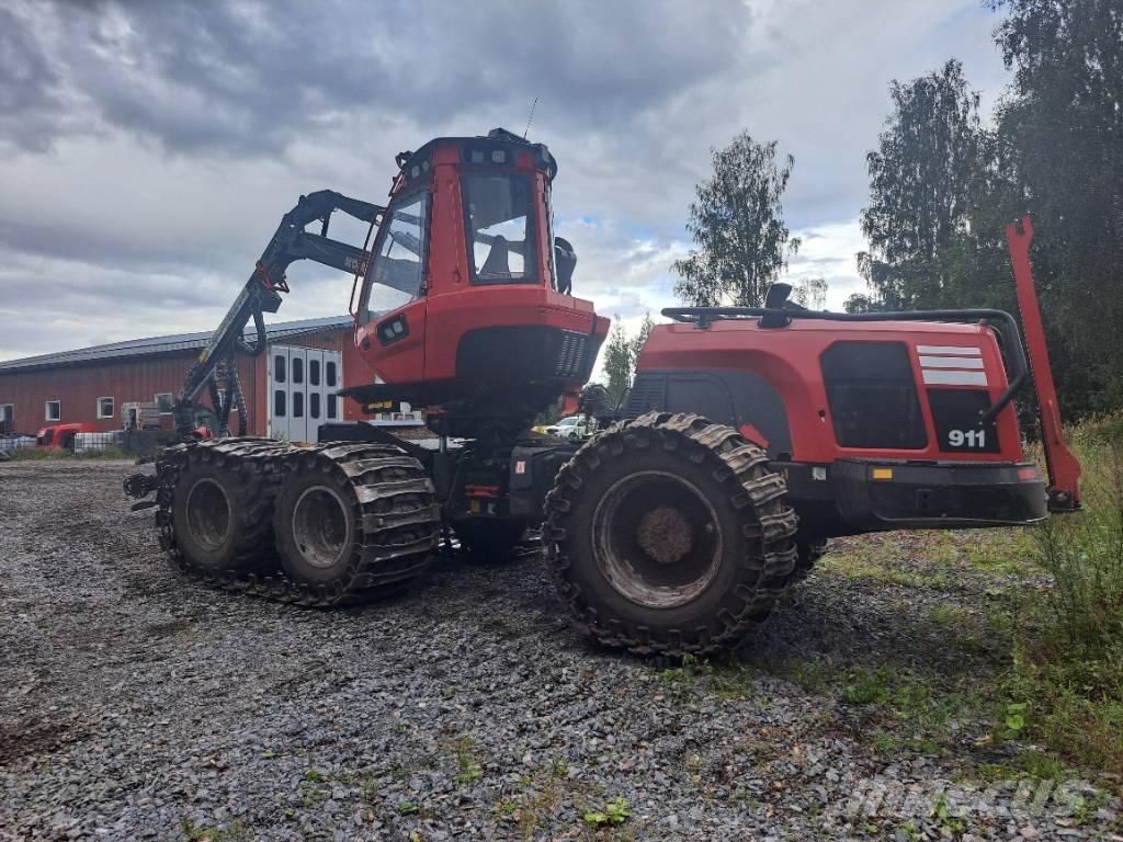 Komatsu 911 Harvestory