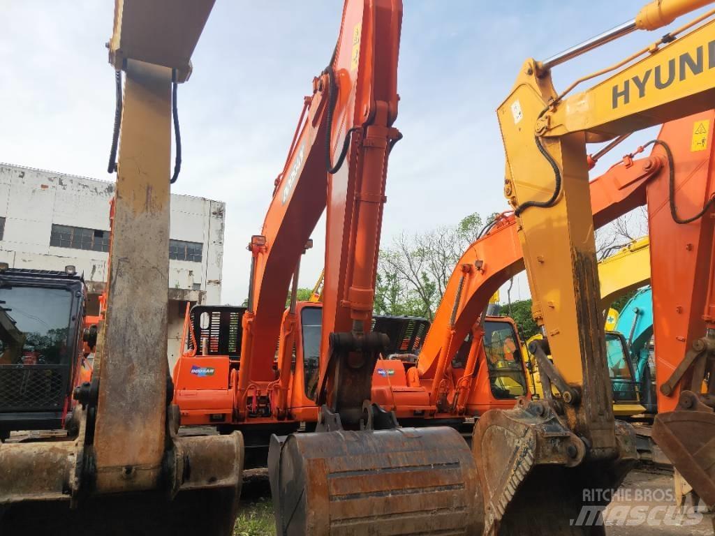 Doosan DH 215-9 Pásové rýpadlá