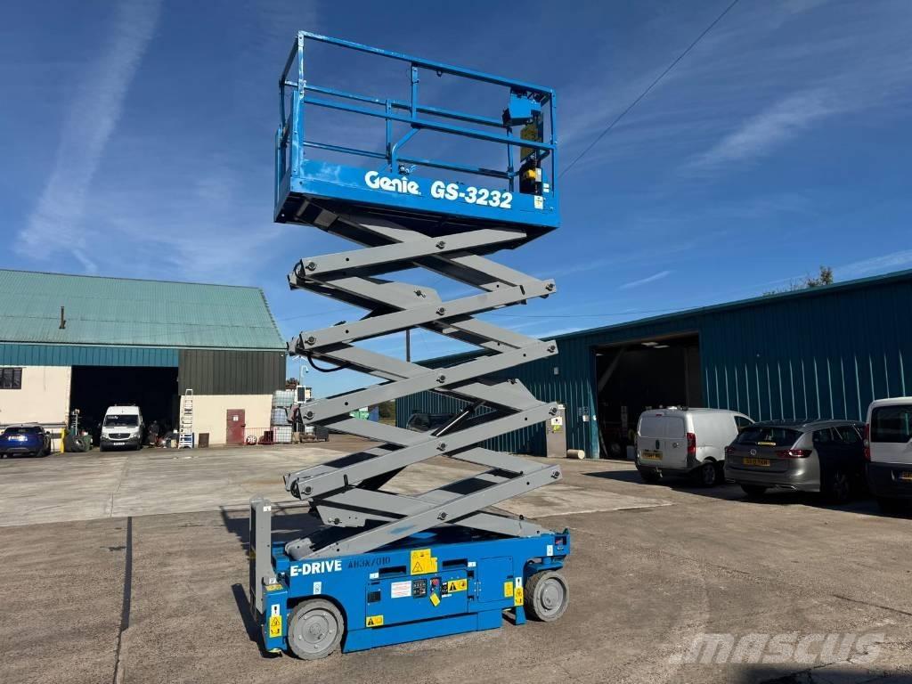 Genie GS 3232 Nožnicové zdvíhacie plošiny