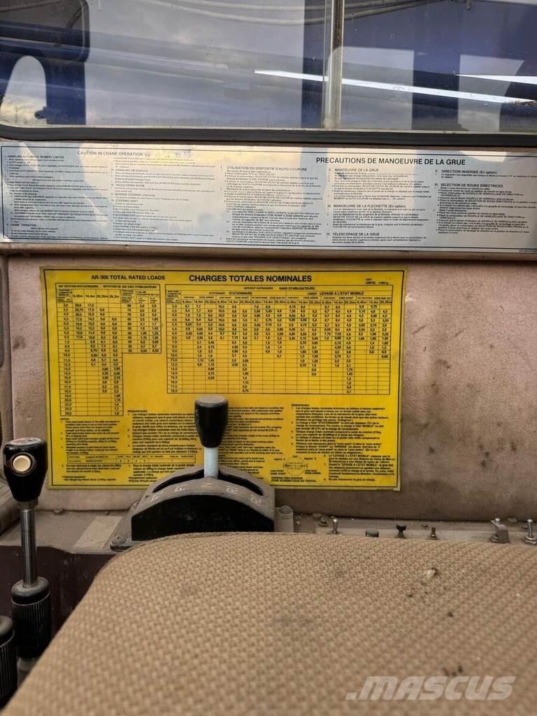 Tadano AR 300E Autožeriavy, hydraulické ruky