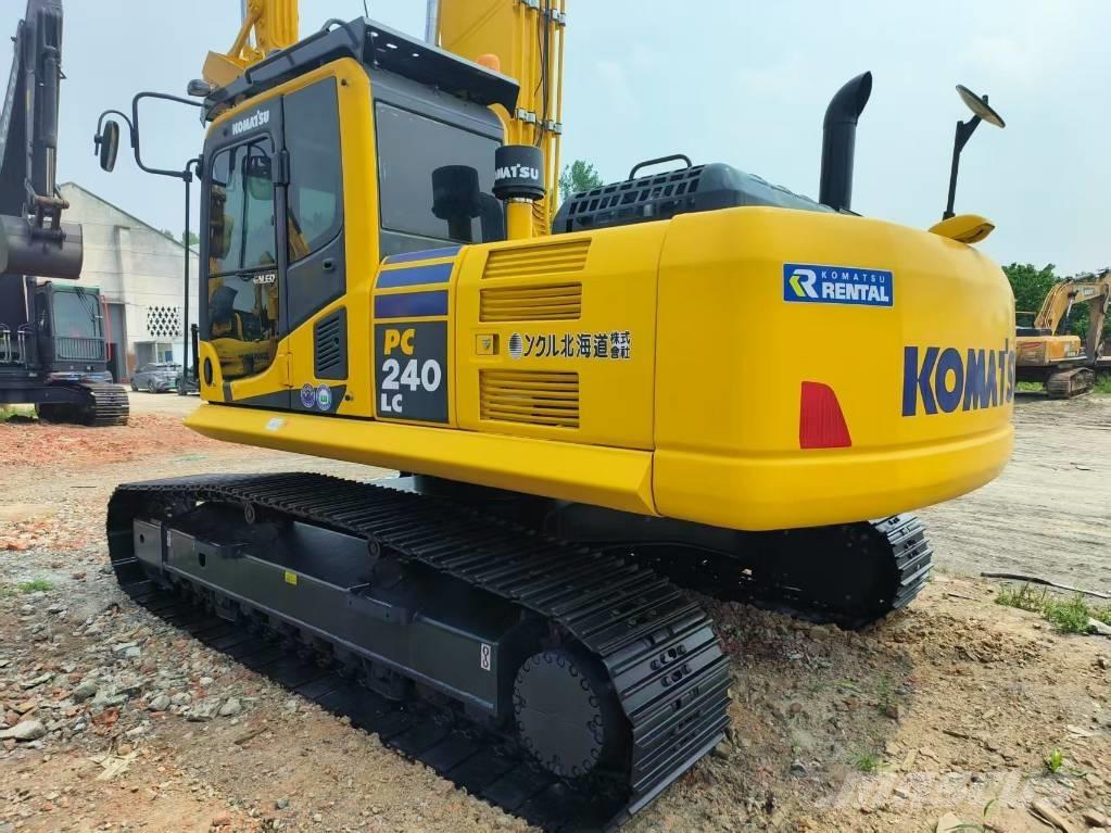 Komatsu PC 240-8 Midi rýpadlá 7 t - 12 t