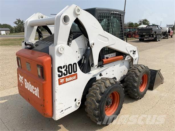 Bobcat S 300 Šmykom riadené nakladače
