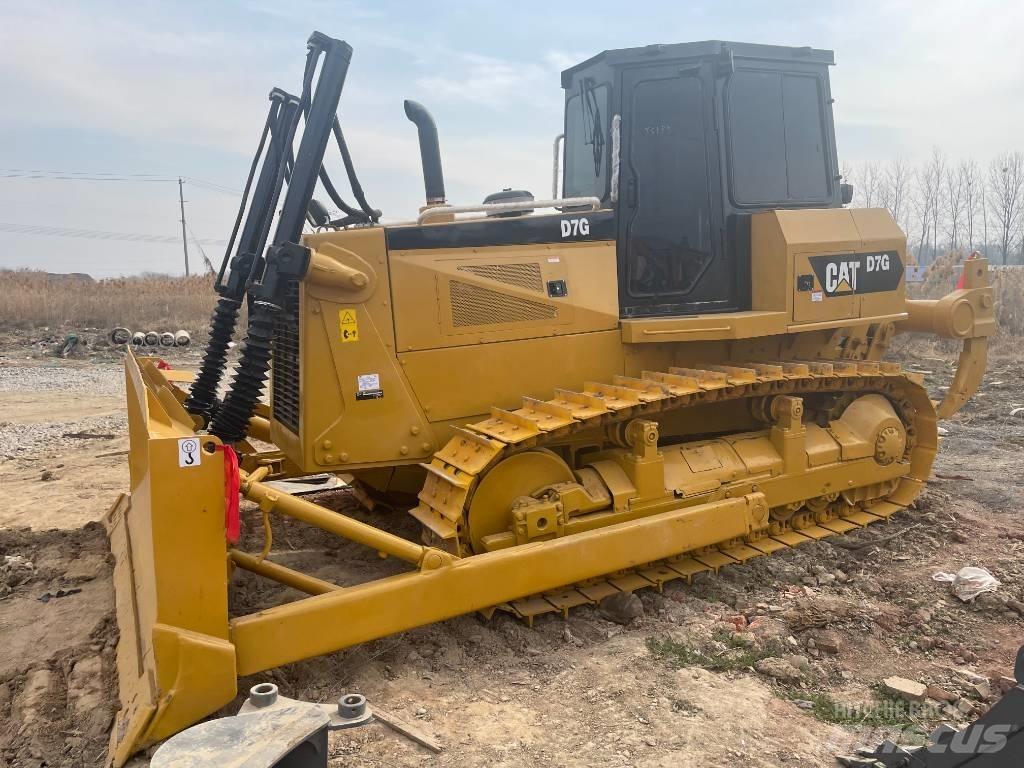 CAT D 7 G Pásové dozéry