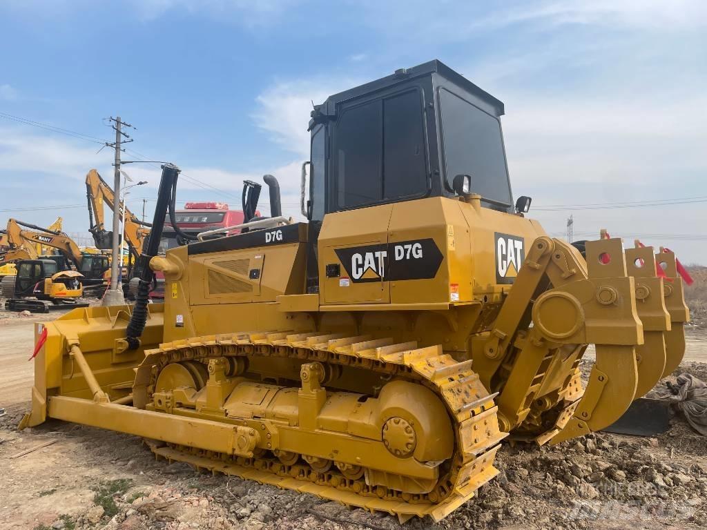 CAT D 7 G Pásové dozéry