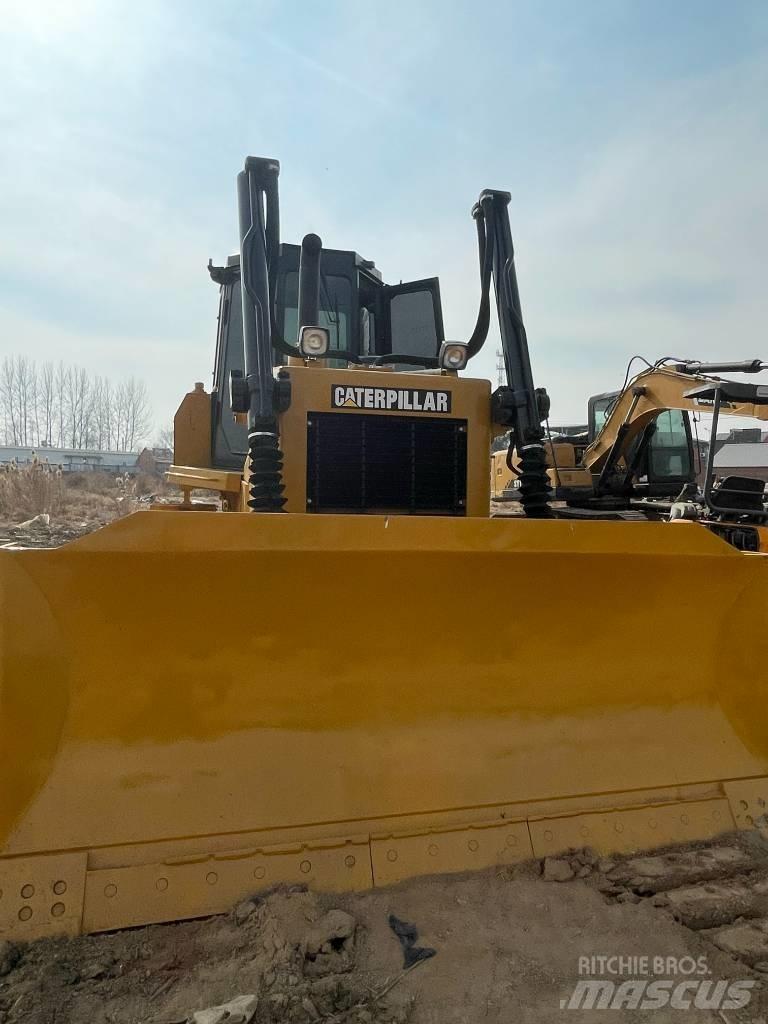 CAT D 7 G Pásové dozéry