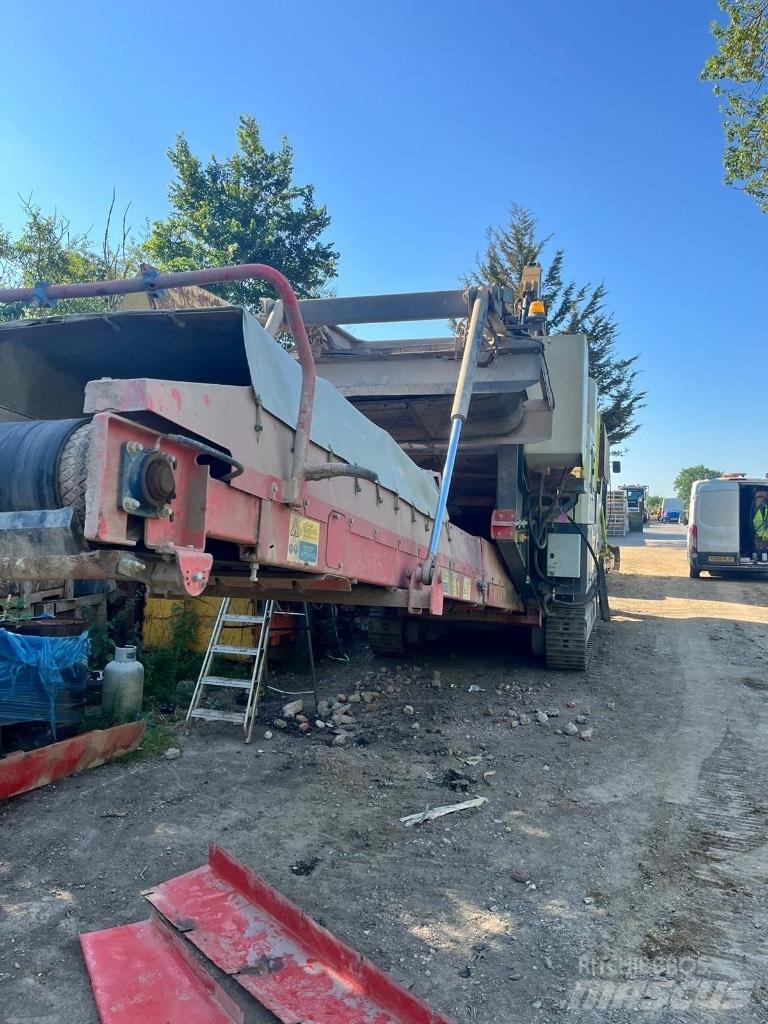 Sandvik QJ 241 Mobilné drviče