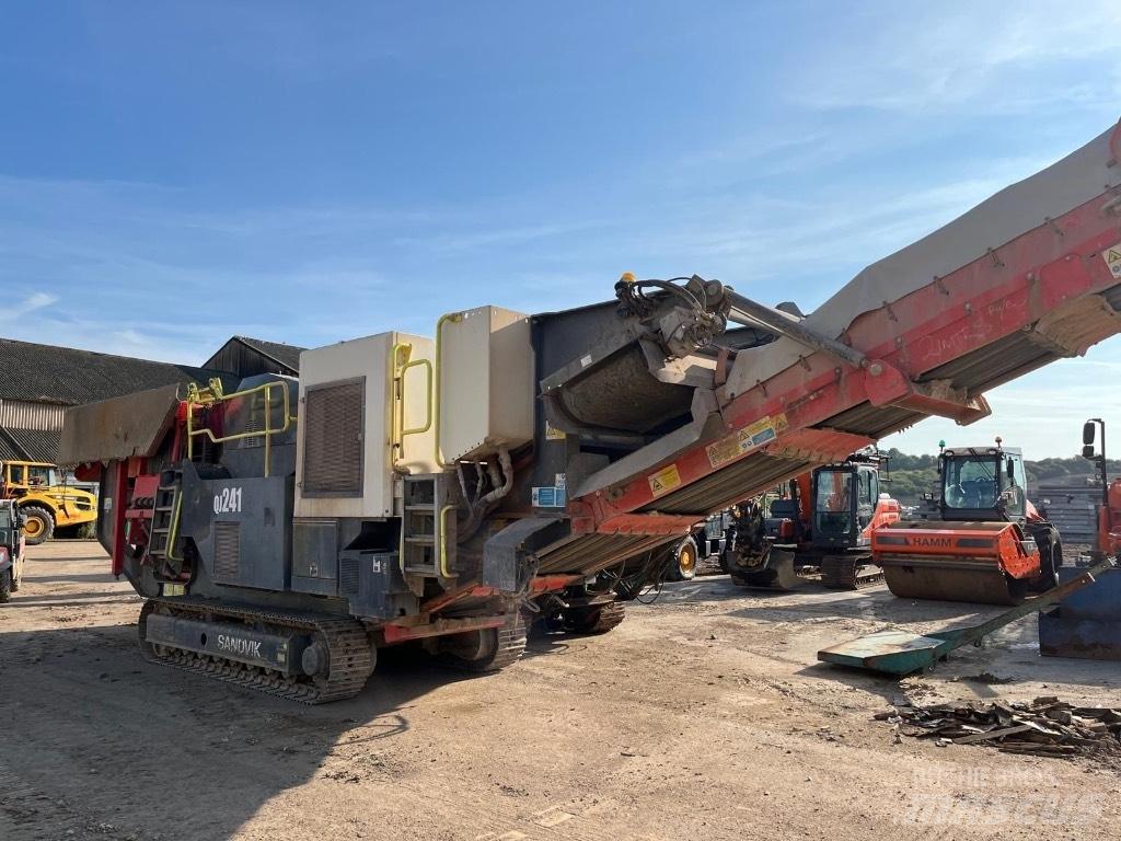 Sandvik QJ 241 Mobilné drviče