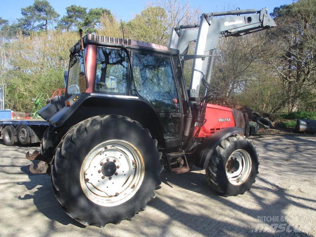 Valtra 6350 Traktory
