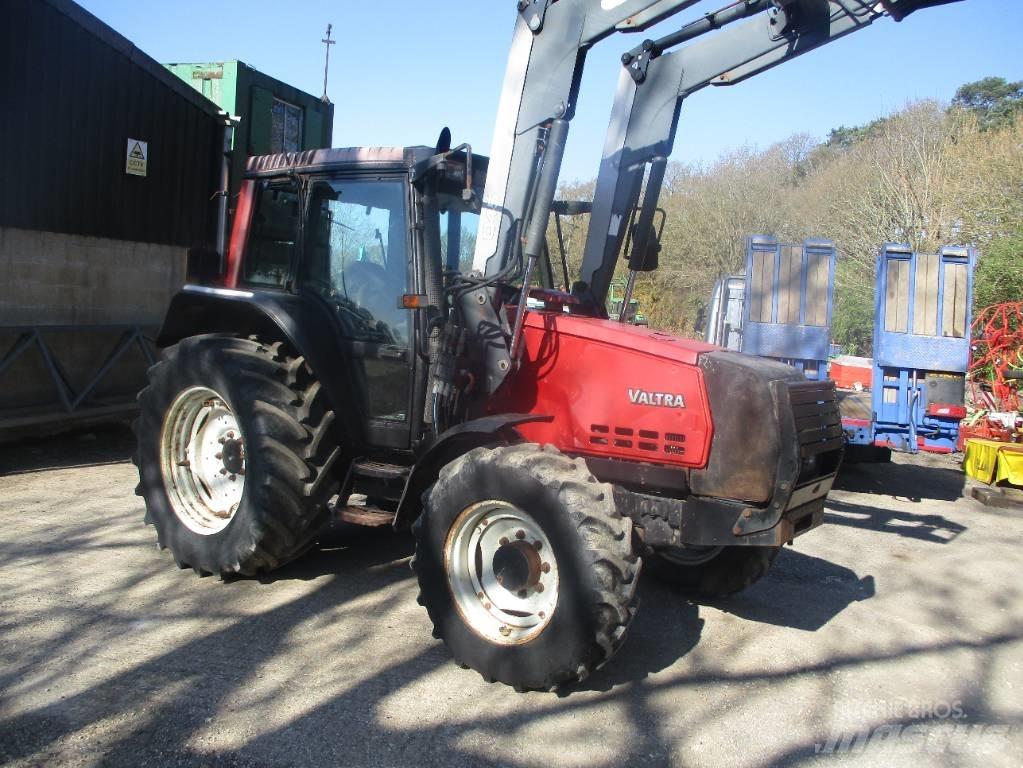 Valtra 6350 Traktory