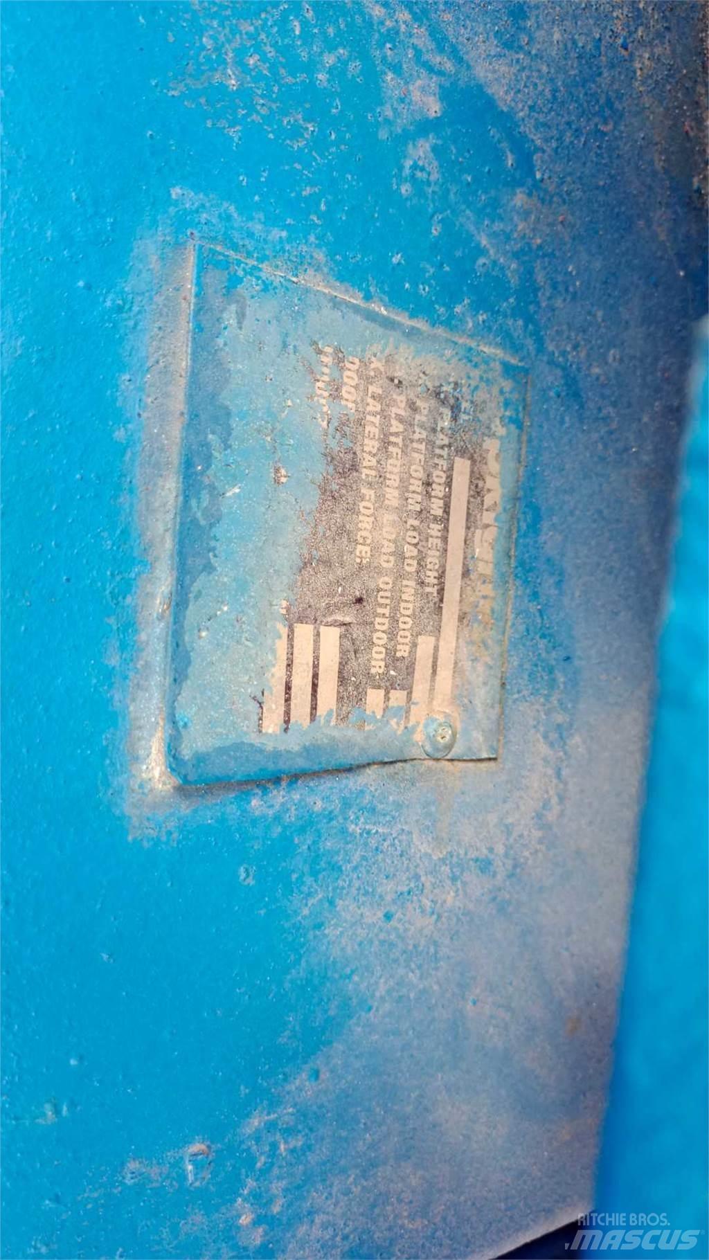 UpRight AB38 Kĺbové plošiny