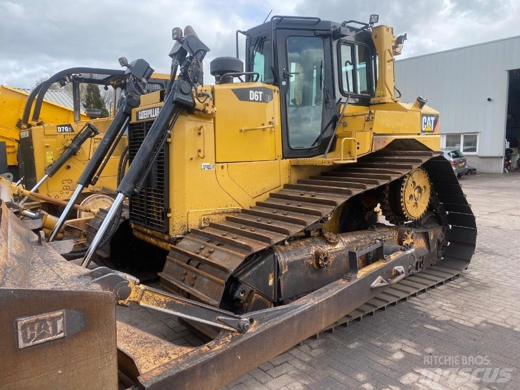 CAT D 6 T LGP Pásové dozéry
