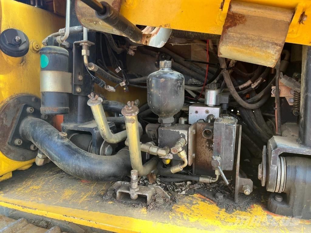 New Holland D180 Pásové dozéry