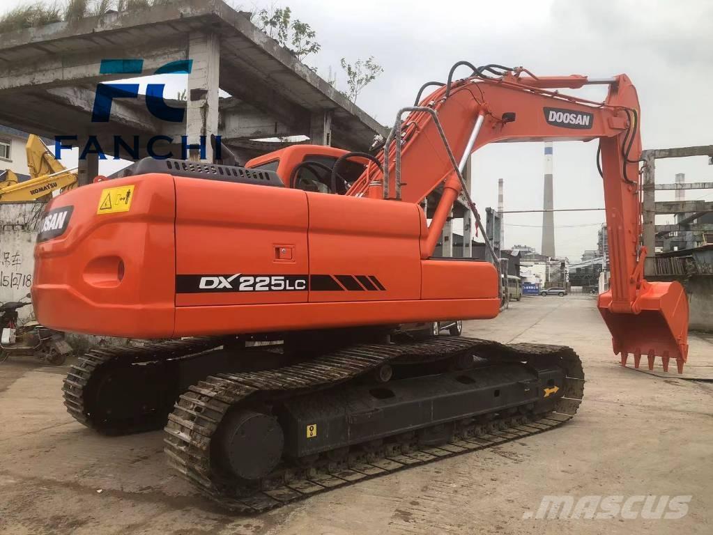 Doosan DX 225 LC Pásové rýpadlá