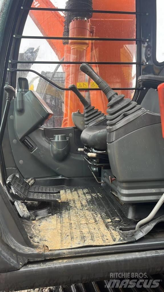 Hitachi ZX120 Pásové rýpadlá