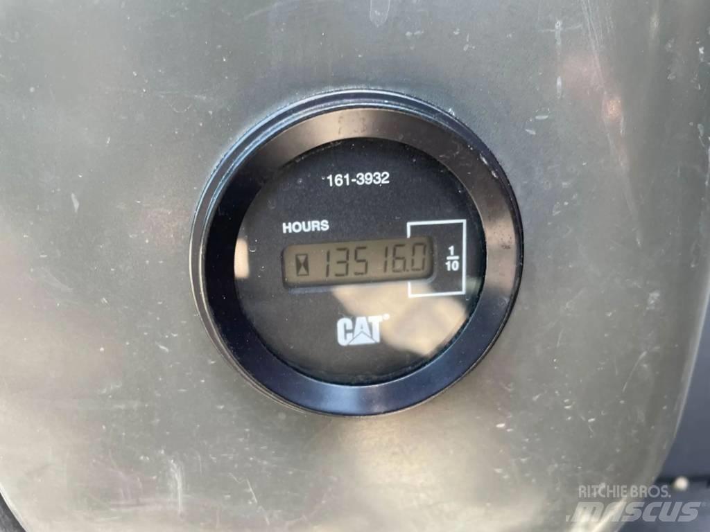 CAT 320D L Pásové rýpadlá