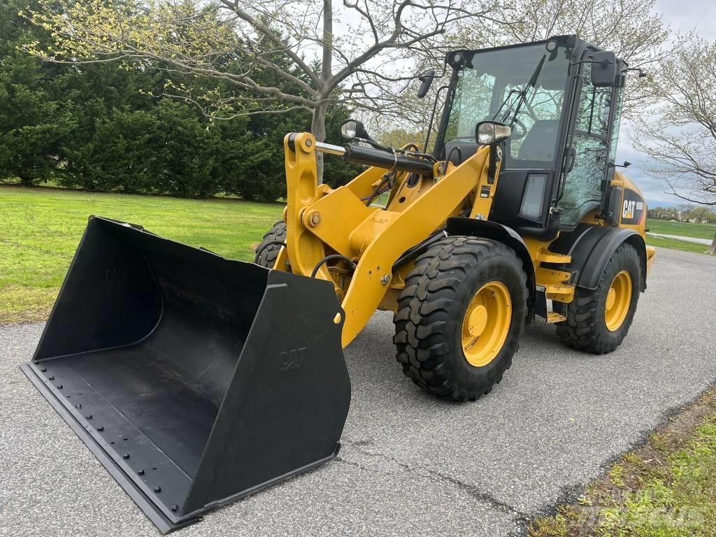 CAT 908M Kolesové nakladače