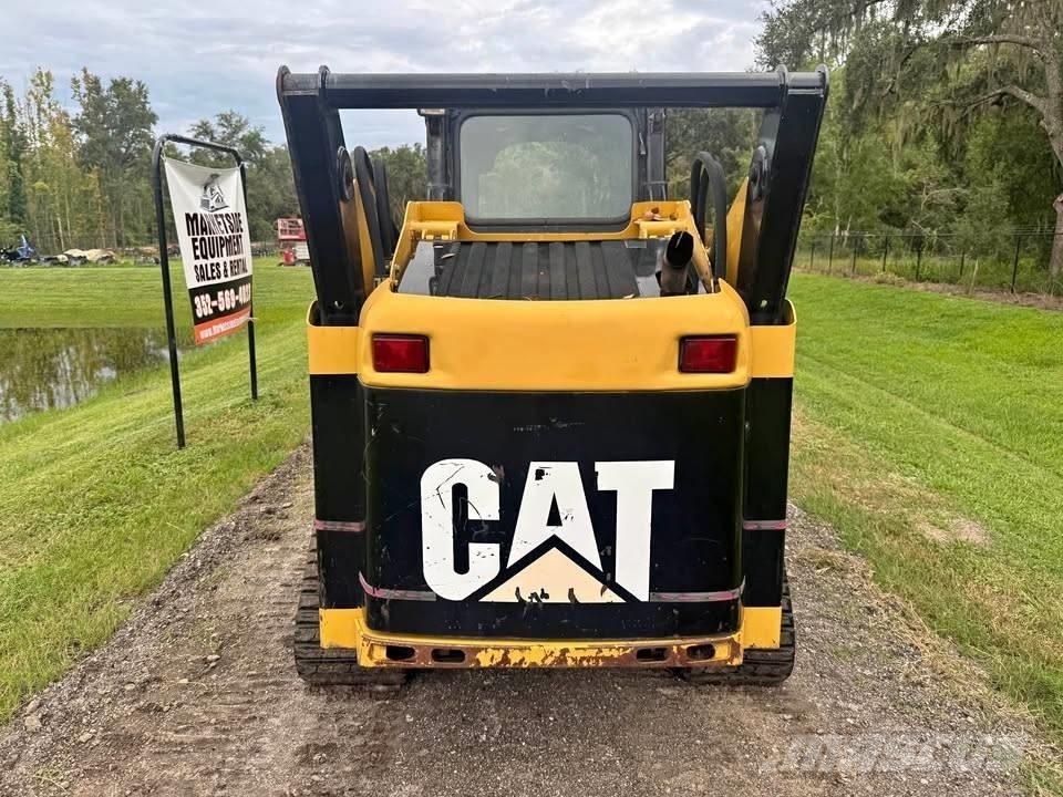 CAT 257B Šmykom riadené nakladače