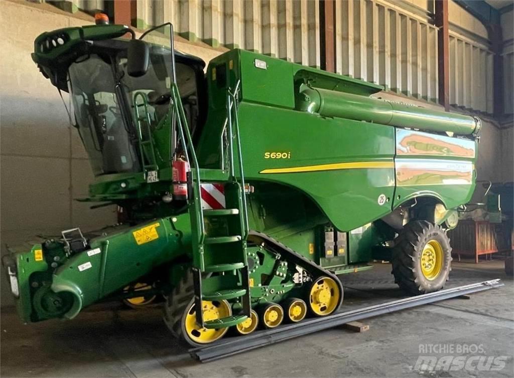 John Deere S690i Kombinované zberacie stroje