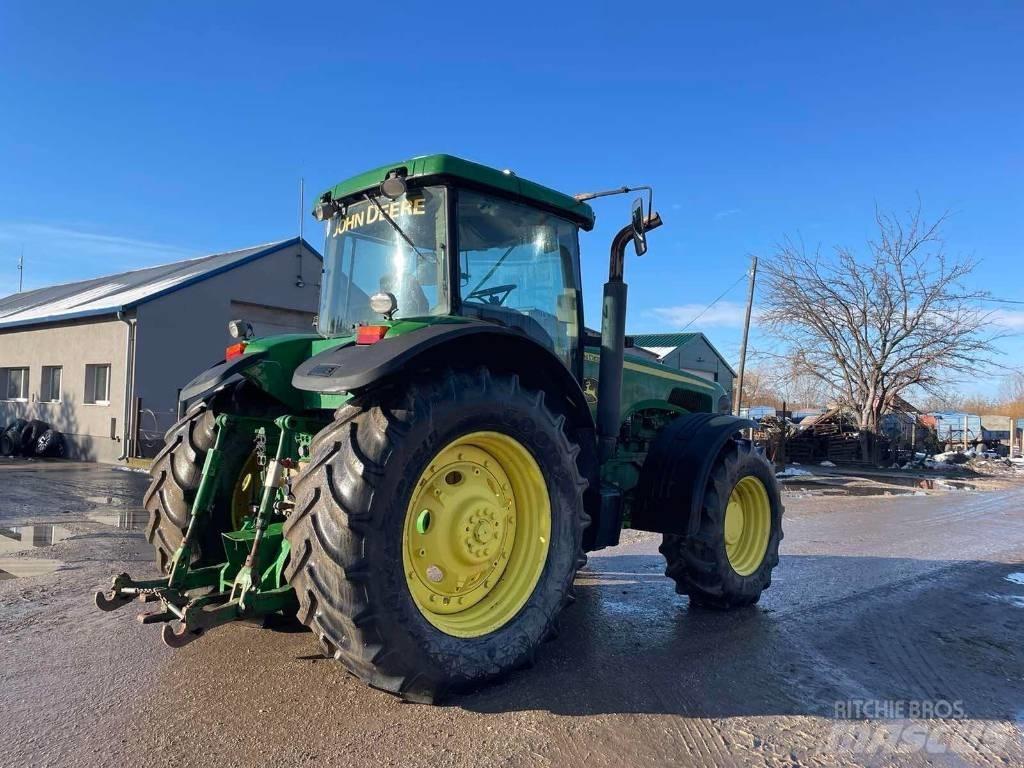 John Deere 8320 Traktory