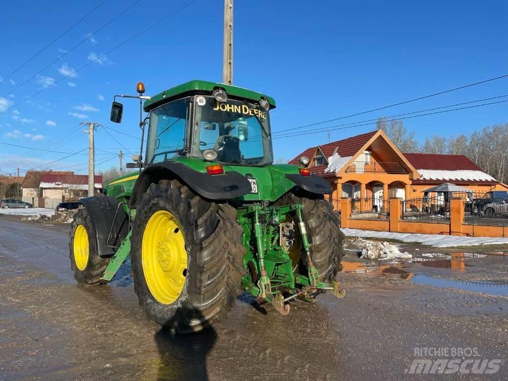 John Deere 8320 Traktory