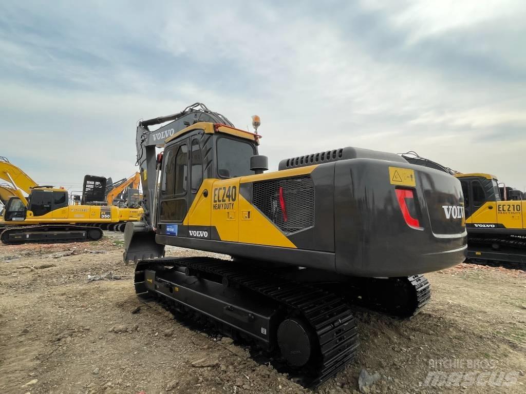 Volvo EC 240 Pásové rýpadlá