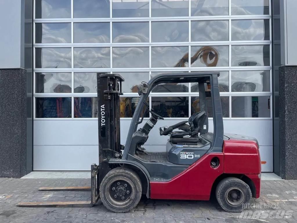 Toyota 02-8DF30 Iné