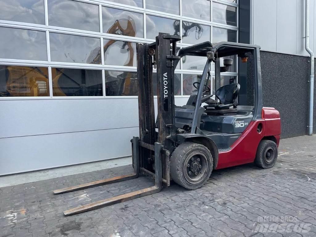 Toyota 02-8DF30 Iné