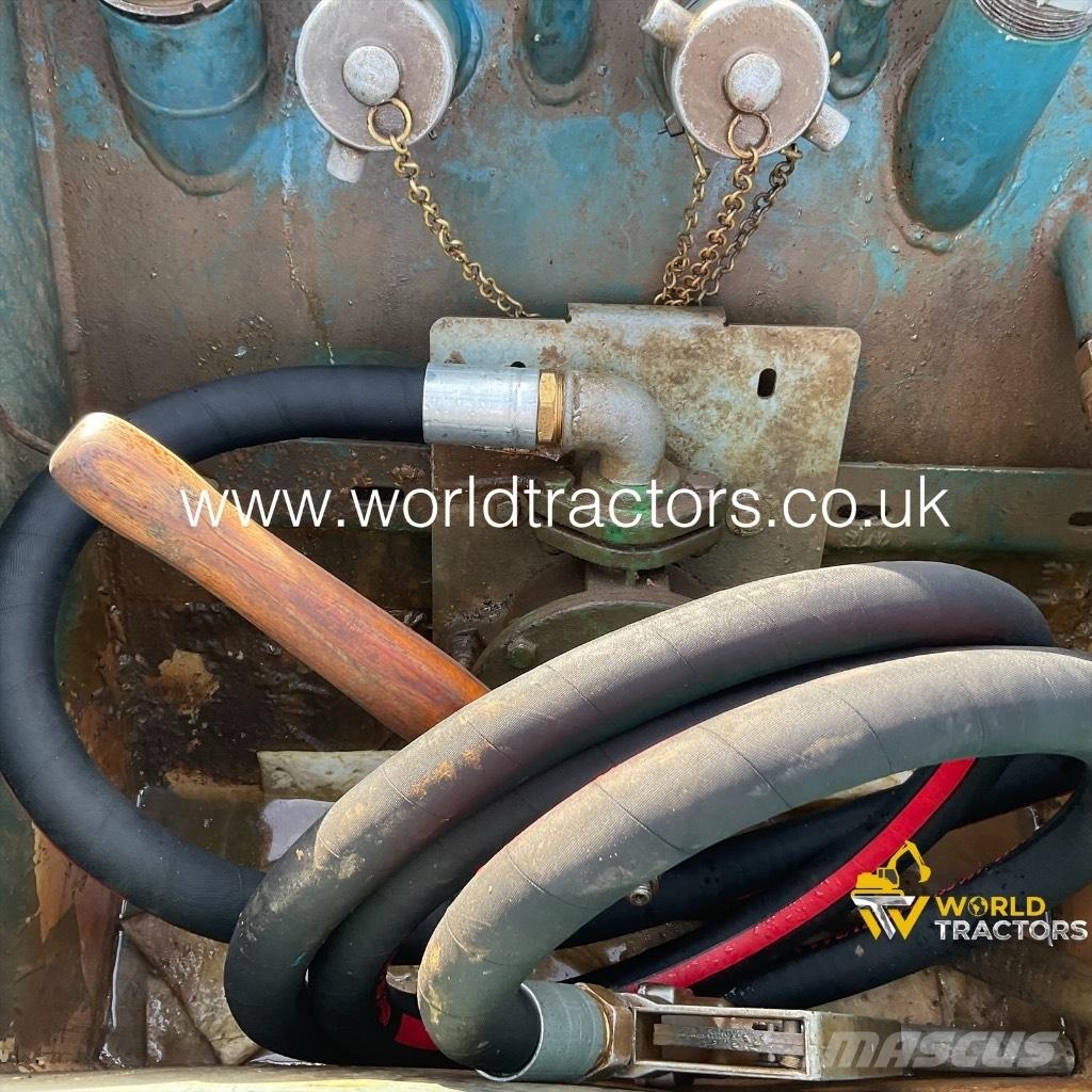  CONQUIP FUEL BOWSER Nádrže na palivo a aditíva