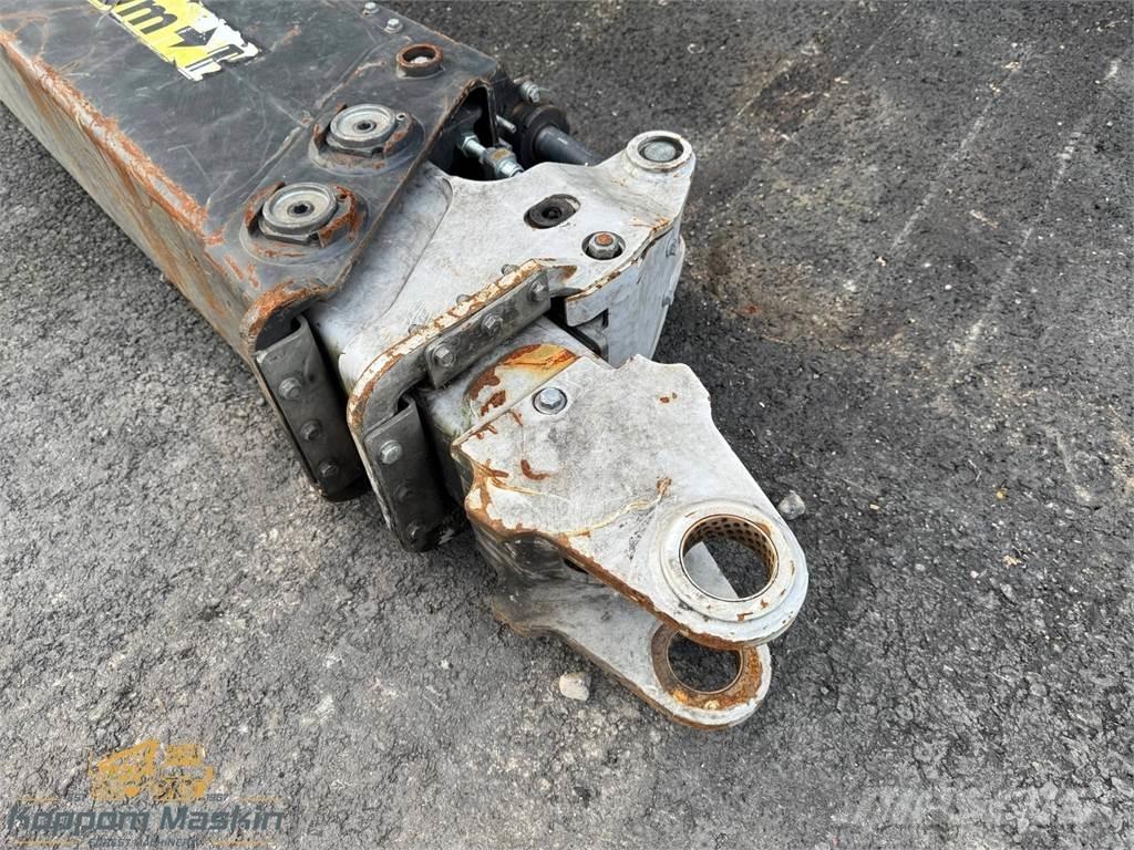 Komatsu 165F Dopravné žeriavy