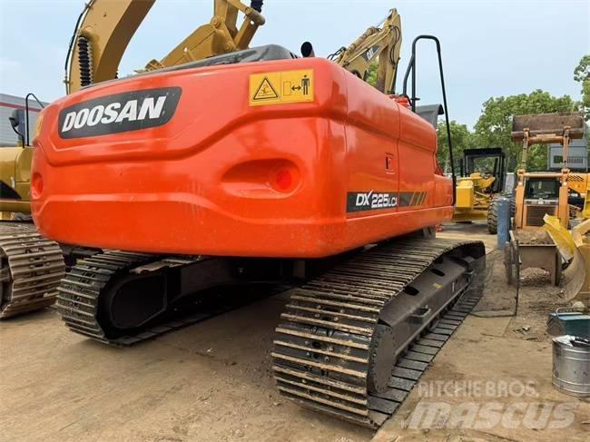 Doosan DX 225 LC Pásové rýpadlá