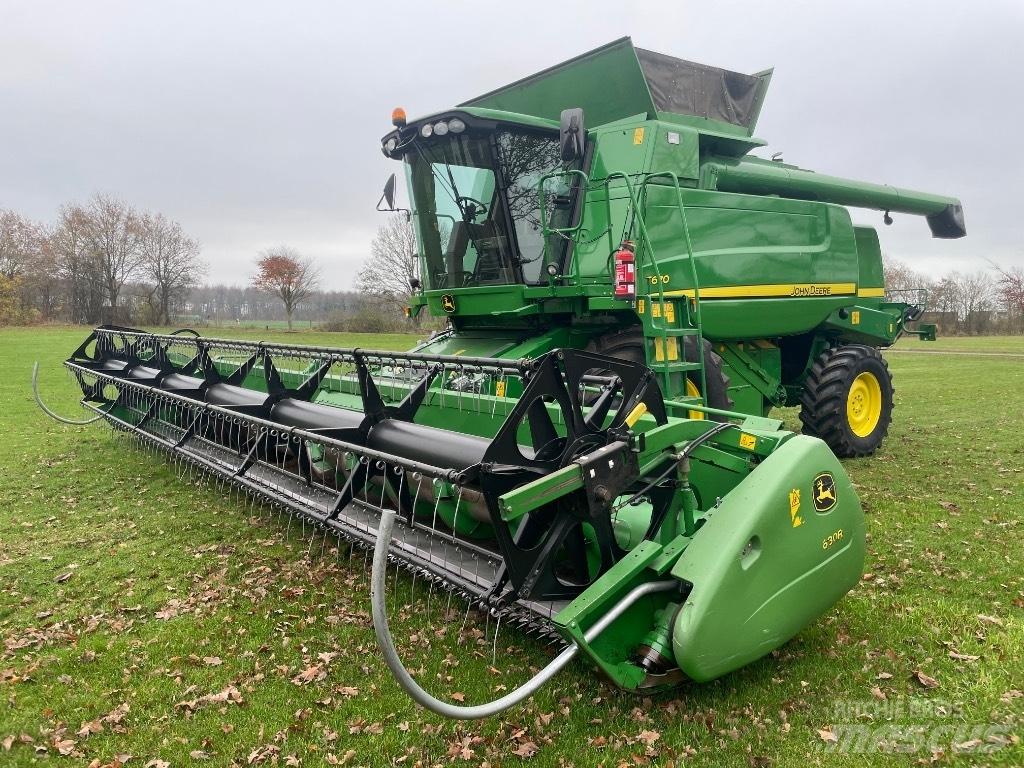 John Deere T670 Kombinované zberacie stroje