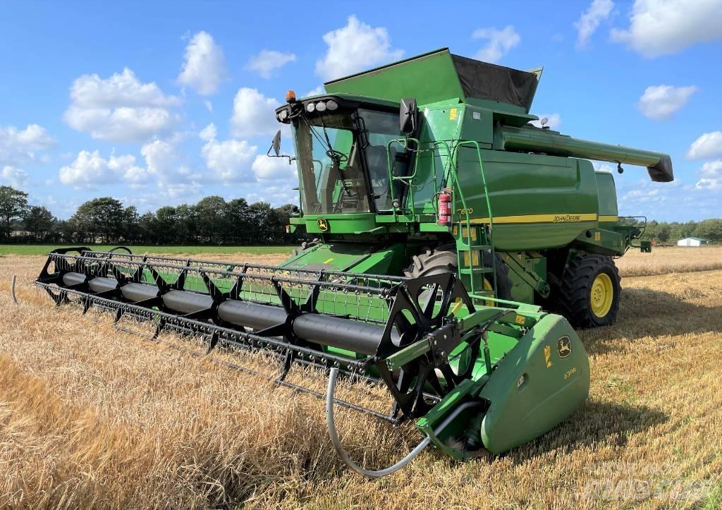 John Deere T670 Kombinované zberacie stroje