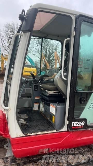 Takeuchi TB250 Mini rýpadlá < 7t